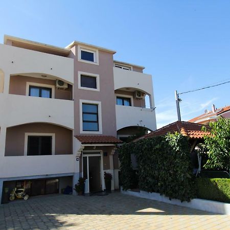 Apartments Lili Biograd Na Moru Luaran gambar