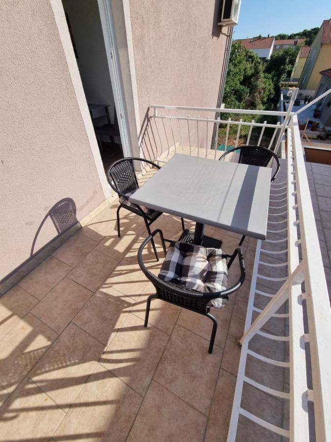 Apartments Lili Biograd Na Moru Luaran gambar