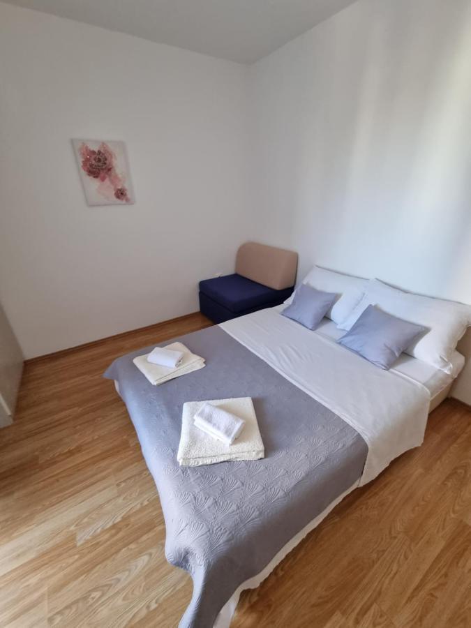 Apartments Lili Biograd Na Moru Luaran gambar