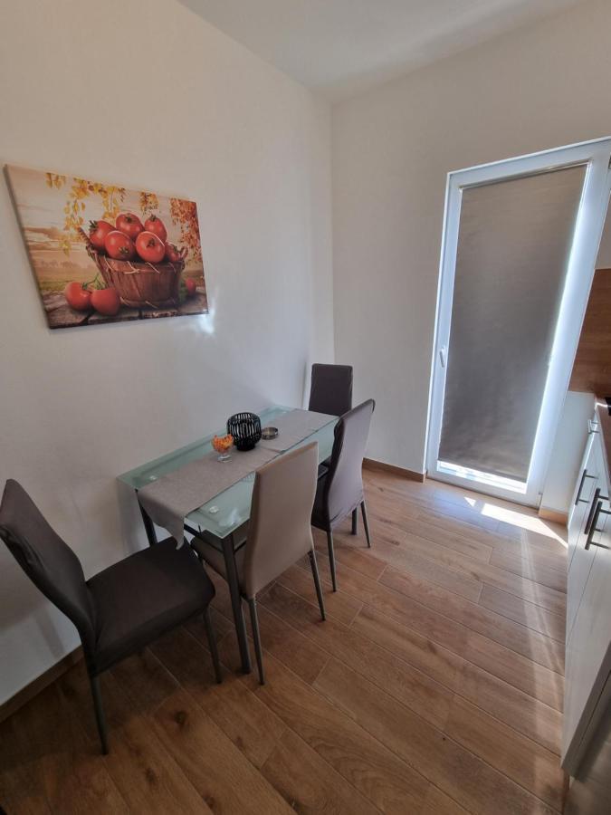 Apartments Lili Biograd Na Moru Luaran gambar