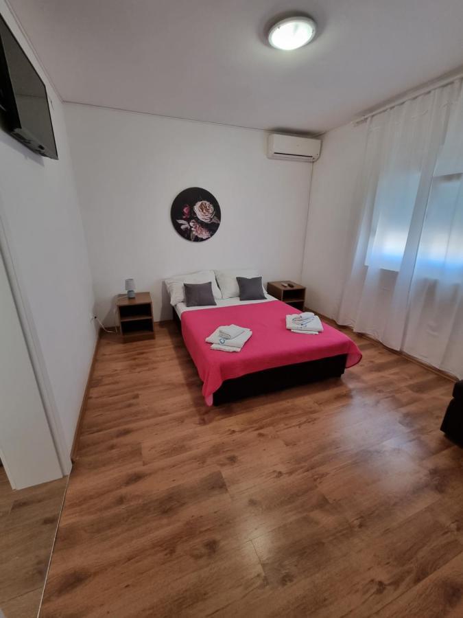 Apartments Lili Biograd Na Moru Luaran gambar