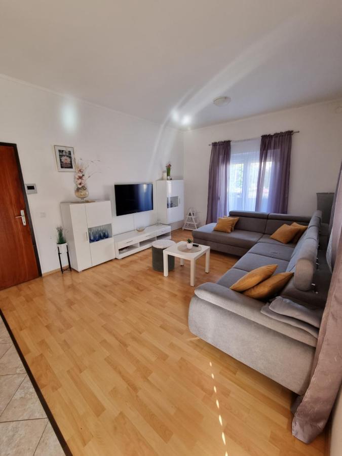 Apartments Lili Biograd Na Moru Luaran gambar