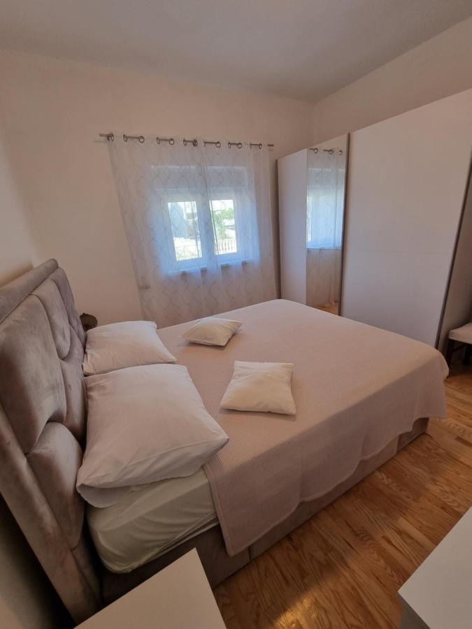 Apartments Lili Biograd Na Moru Luaran gambar