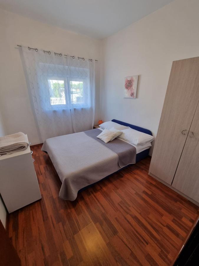 Apartments Lili Biograd Na Moru Luaran gambar