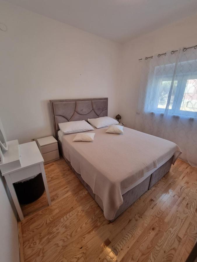 Apartments Lili Biograd Na Moru Luaran gambar
