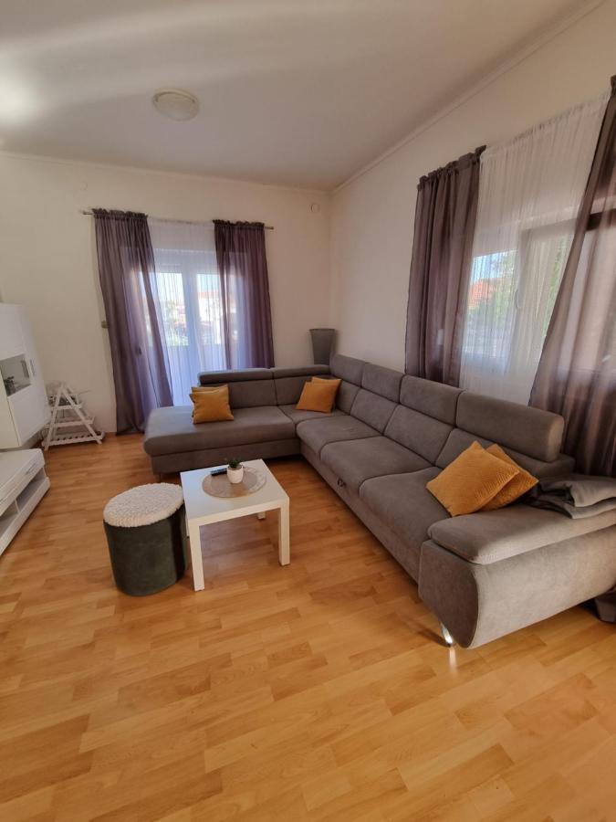 Apartments Lili Biograd Na Moru Luaran gambar