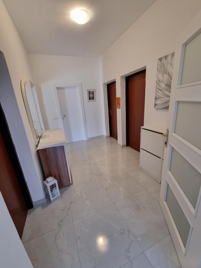 Apartments Lili Biograd Na Moru Luaran gambar