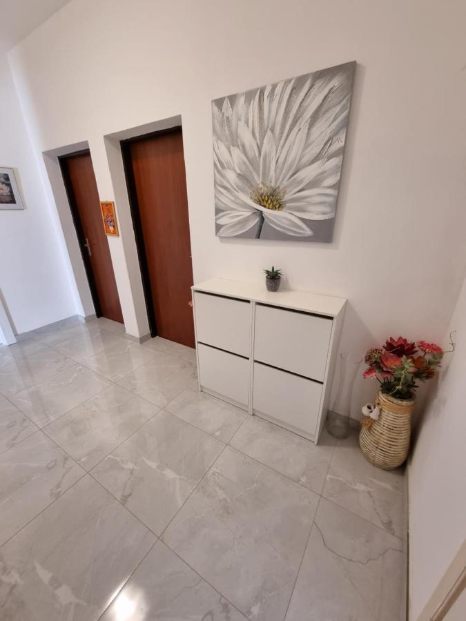 Apartments Lili Biograd Na Moru Luaran gambar