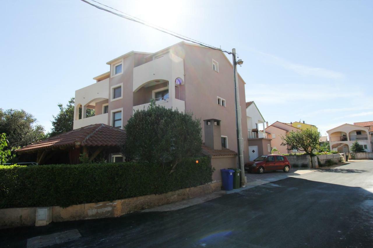 Apartments Lili Biograd Na Moru Luaran gambar