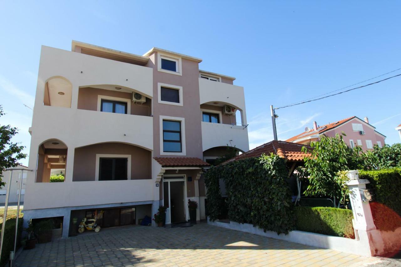 Apartments Lili Biograd Na Moru Luaran gambar